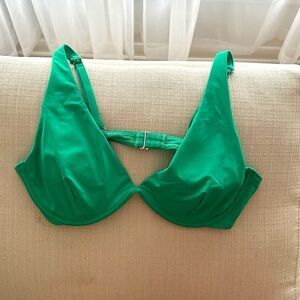 NWOT ATHLETA Plunge bikini top